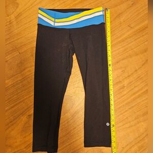 Lululemon 3/4 Length Capri Tights. Size 4. Good Used Condition.